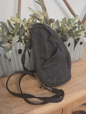Black Embroidered Sling Crossbody Bag - Unbranded